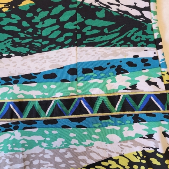 EUC BCBG MaxAzria Short Sleeve Mini Dress Size M Multicolor - Picture 5 of 6